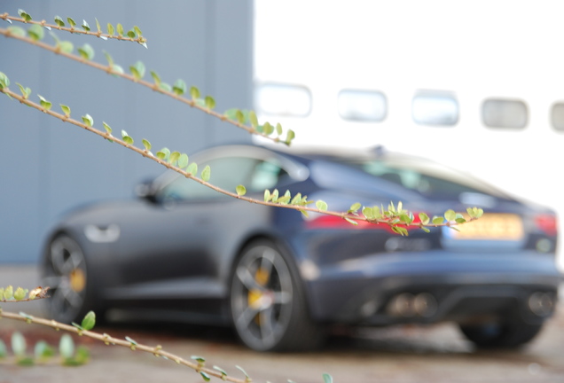 Jaguar F-TYPE R Coupé