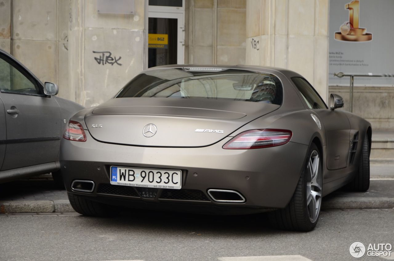 Mercedes-Benz SLS AMG