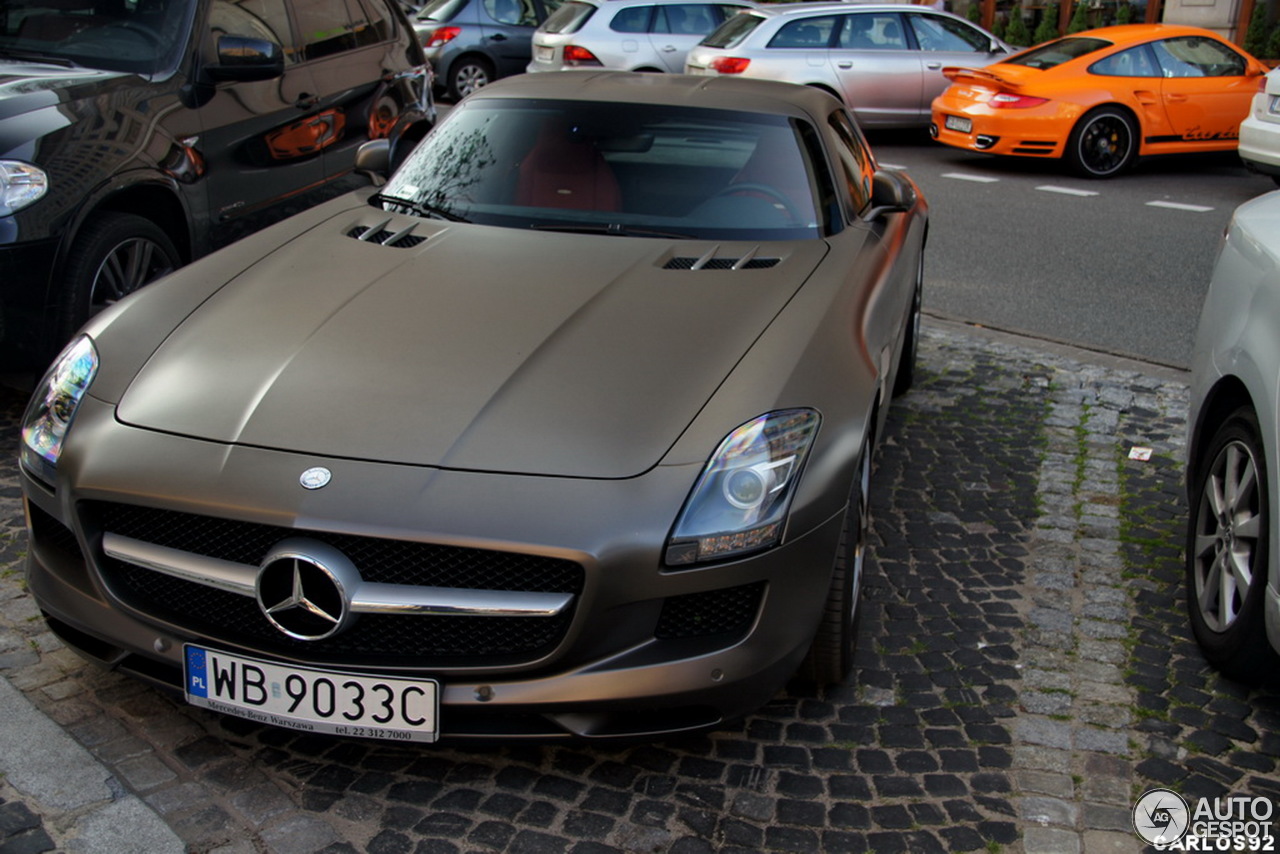 Mercedes-Benz SLS AMG