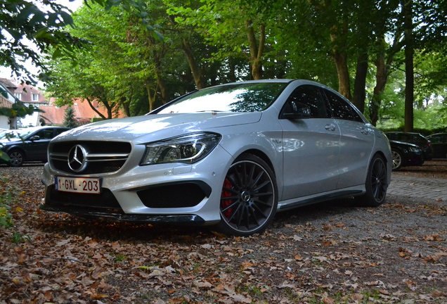 Mercedes-Benz CLA 45 AMG C117