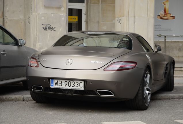 Mercedes-Benz SLS AMG