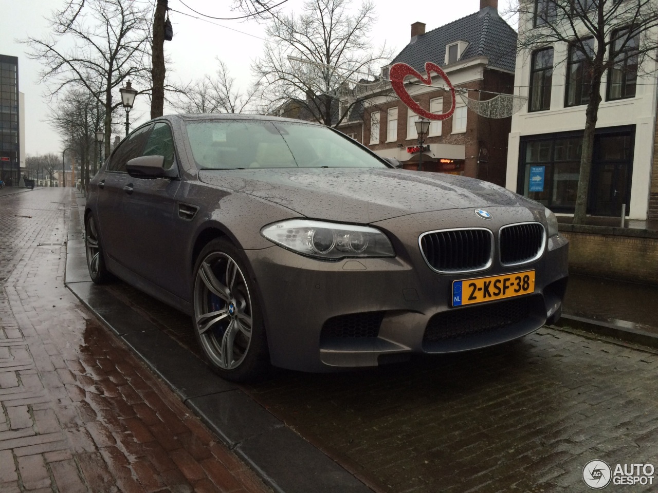 BMW M5 F10 2011