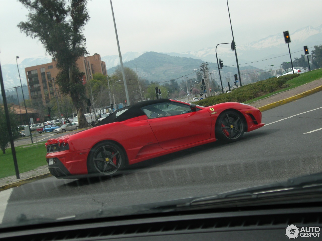 Ferrari Scuderia Spider 16M