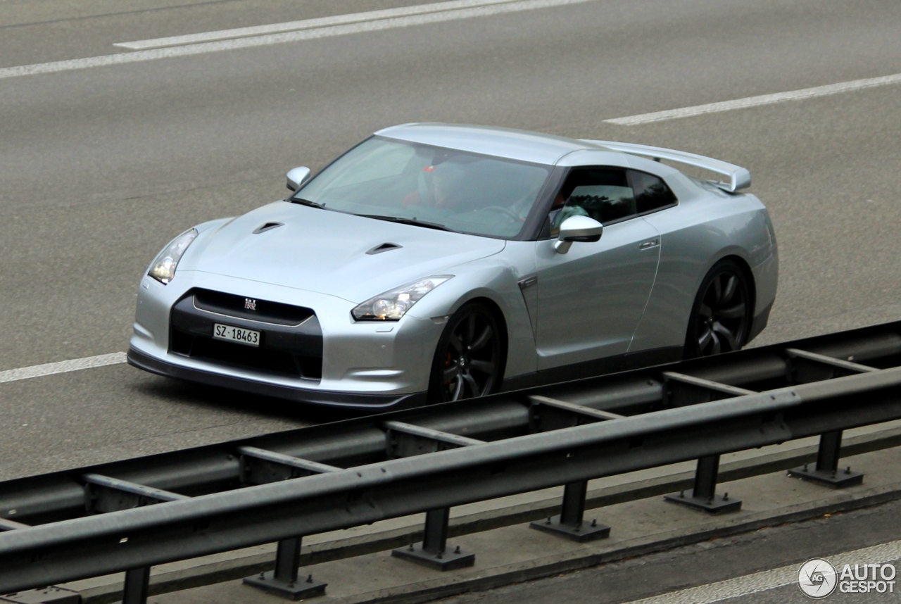 Nissan GT-R