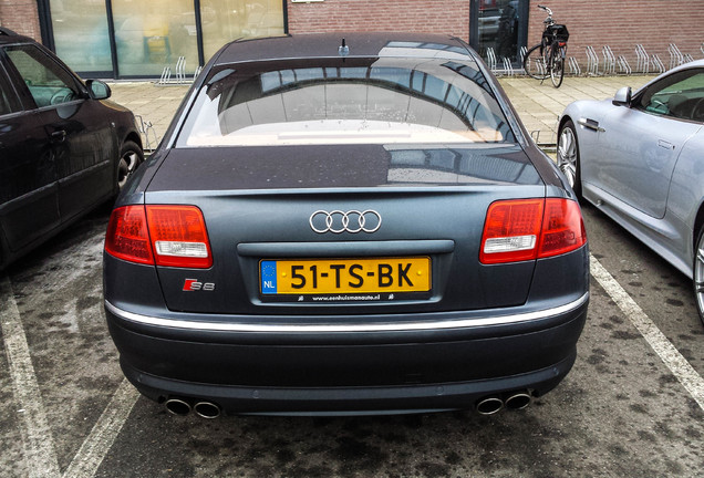 Audi S8 D3