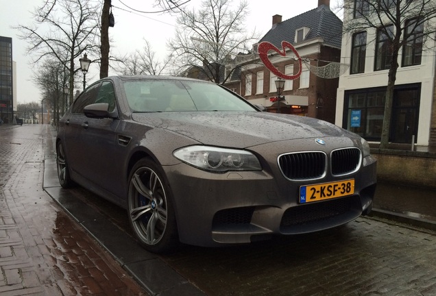 BMW M5 F10 2011