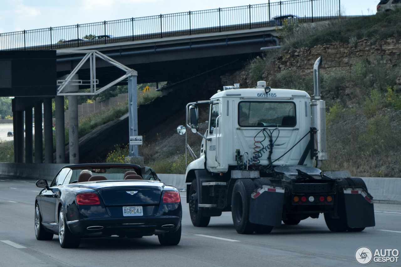 Bentley Continental GTC 2012