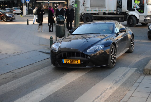 Aston Martin V8 Vantage S