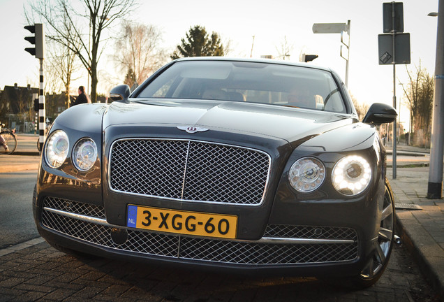 Bentley Flying Spur V8