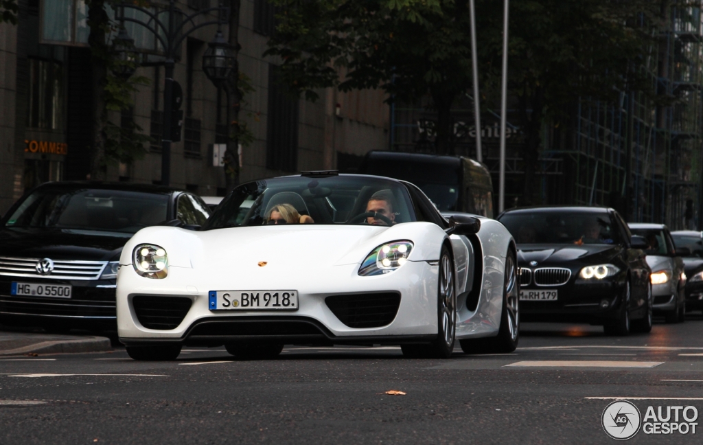 Porsche 918 Spyder Weissach Package