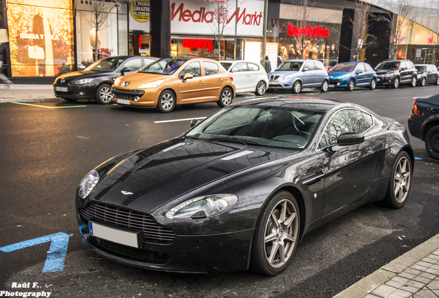 Aston Martin V8 Vantage