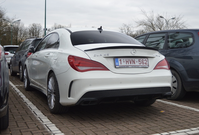 Mercedes-Benz CLA 45 AMG C117