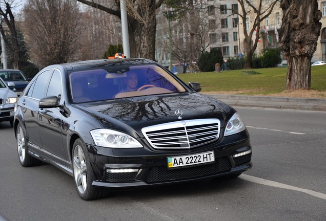 Mercedes-Benz S 65 AMG V221 2010