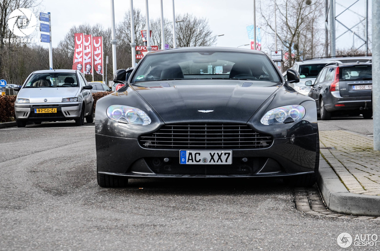 Aston Martin V8 Vantage S