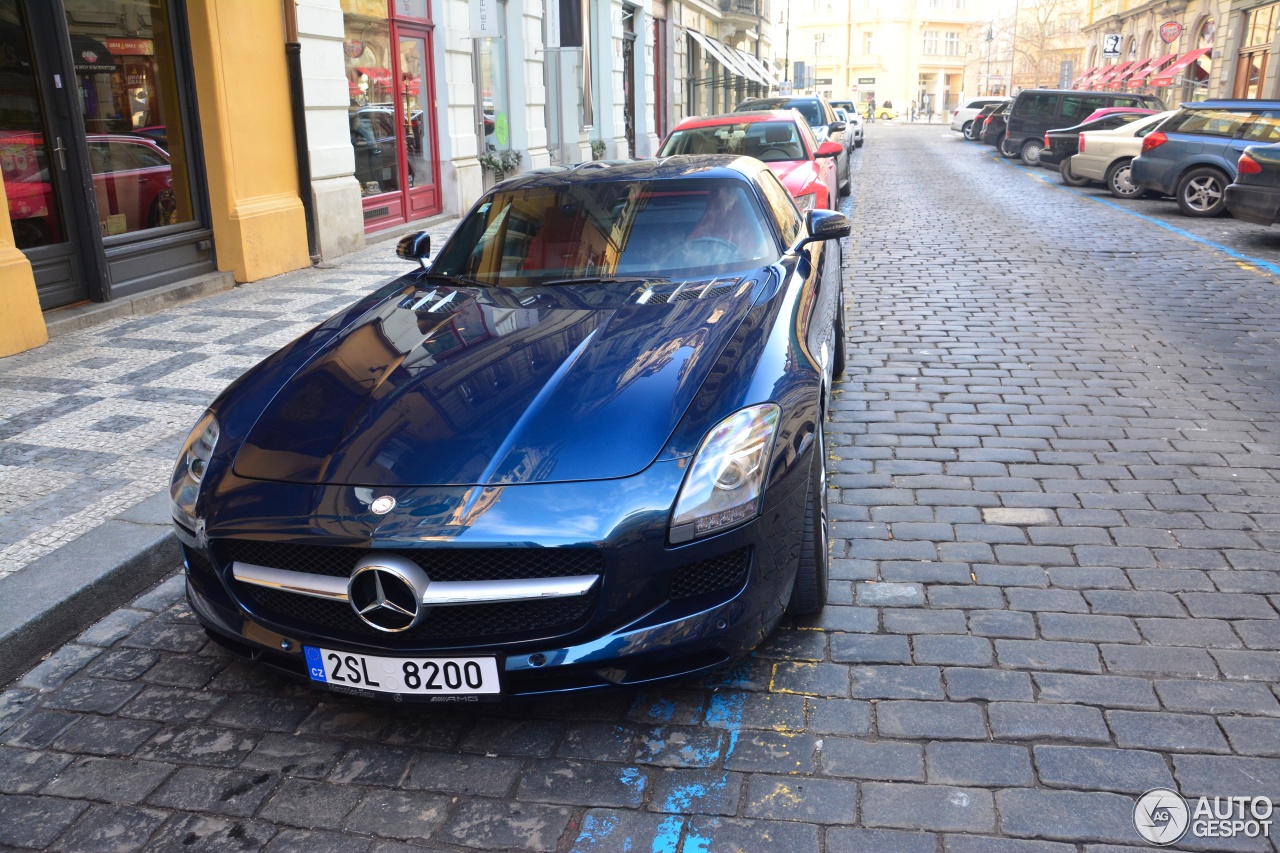 Mercedes-Benz SLS AMG