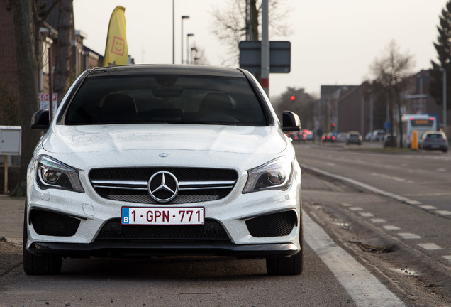 Mercedes-Benz CLA 45 AMG C117