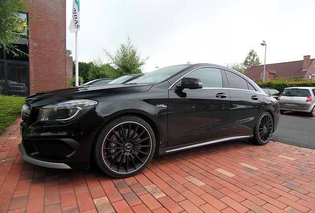 Mercedes-Benz CLA 45 AMG C117