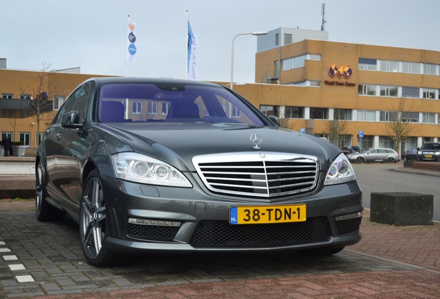 Mercedes-Benz S 63 AMG W221 2011