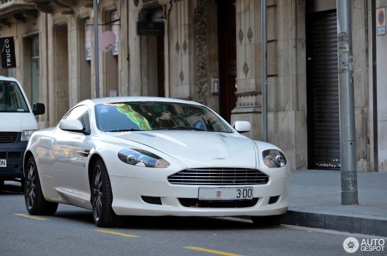 Aston Martin DB9