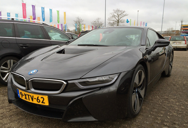 BMW i8