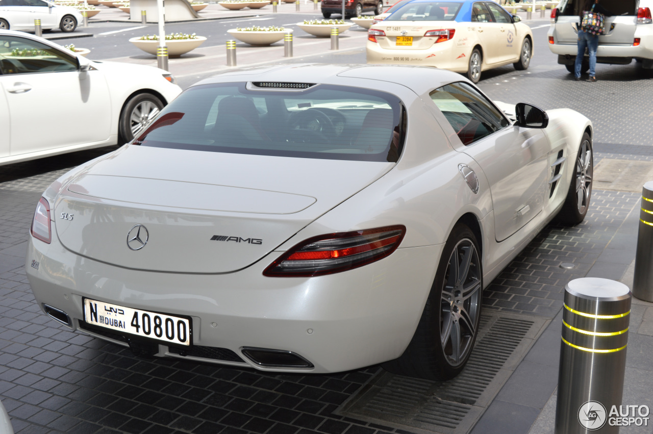 Mercedes-Benz SLS AMG