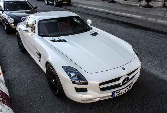 Mercedes-Benz SLS AMG