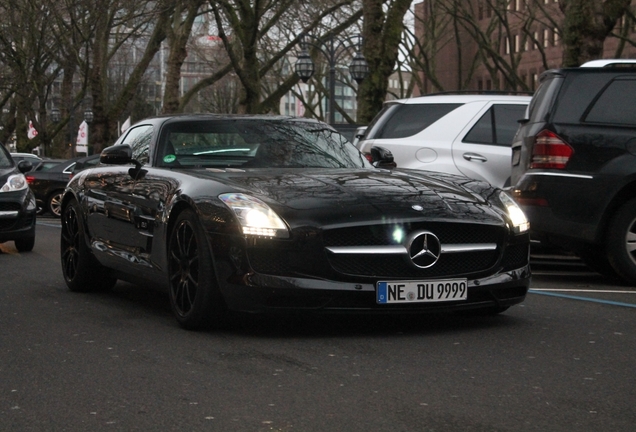 Mercedes-Benz SLS AMG