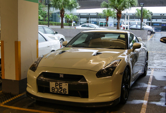 Nissan GT-R