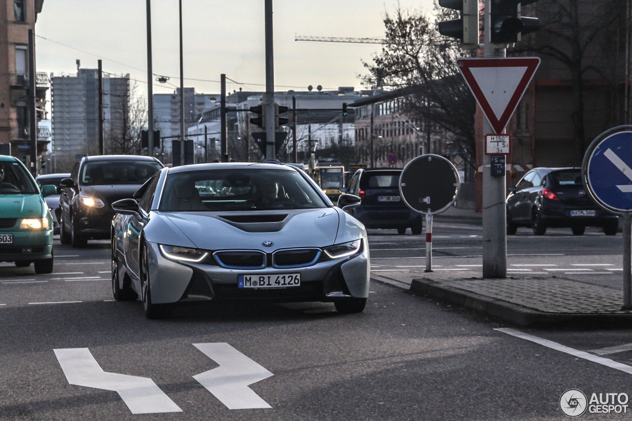 BMW i8