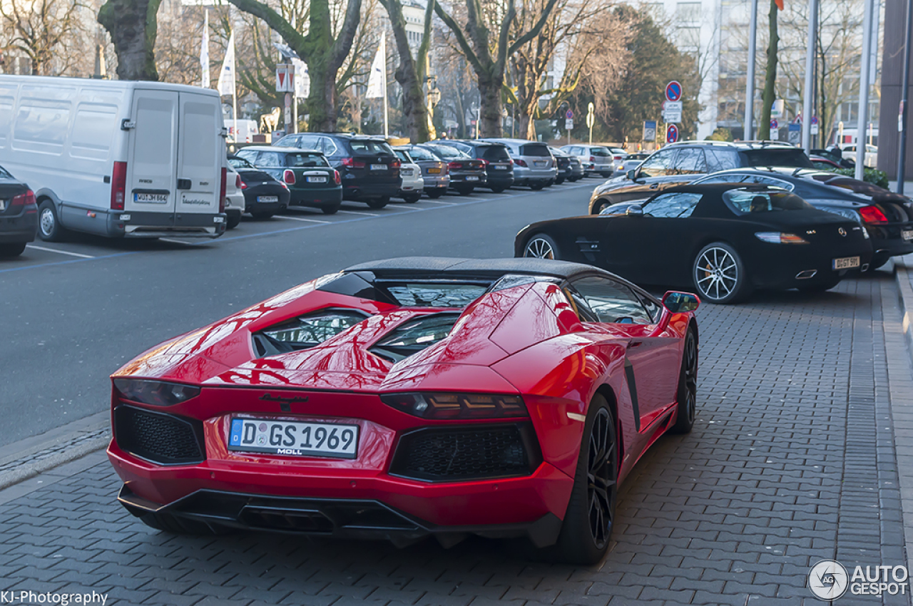 Lamborghini Aventador LP700-4 Roadster