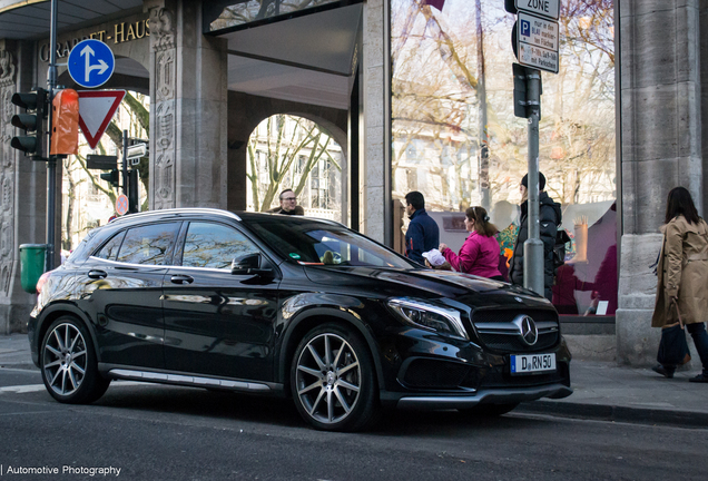 Mercedes-Benz GLA 45 AMG X156