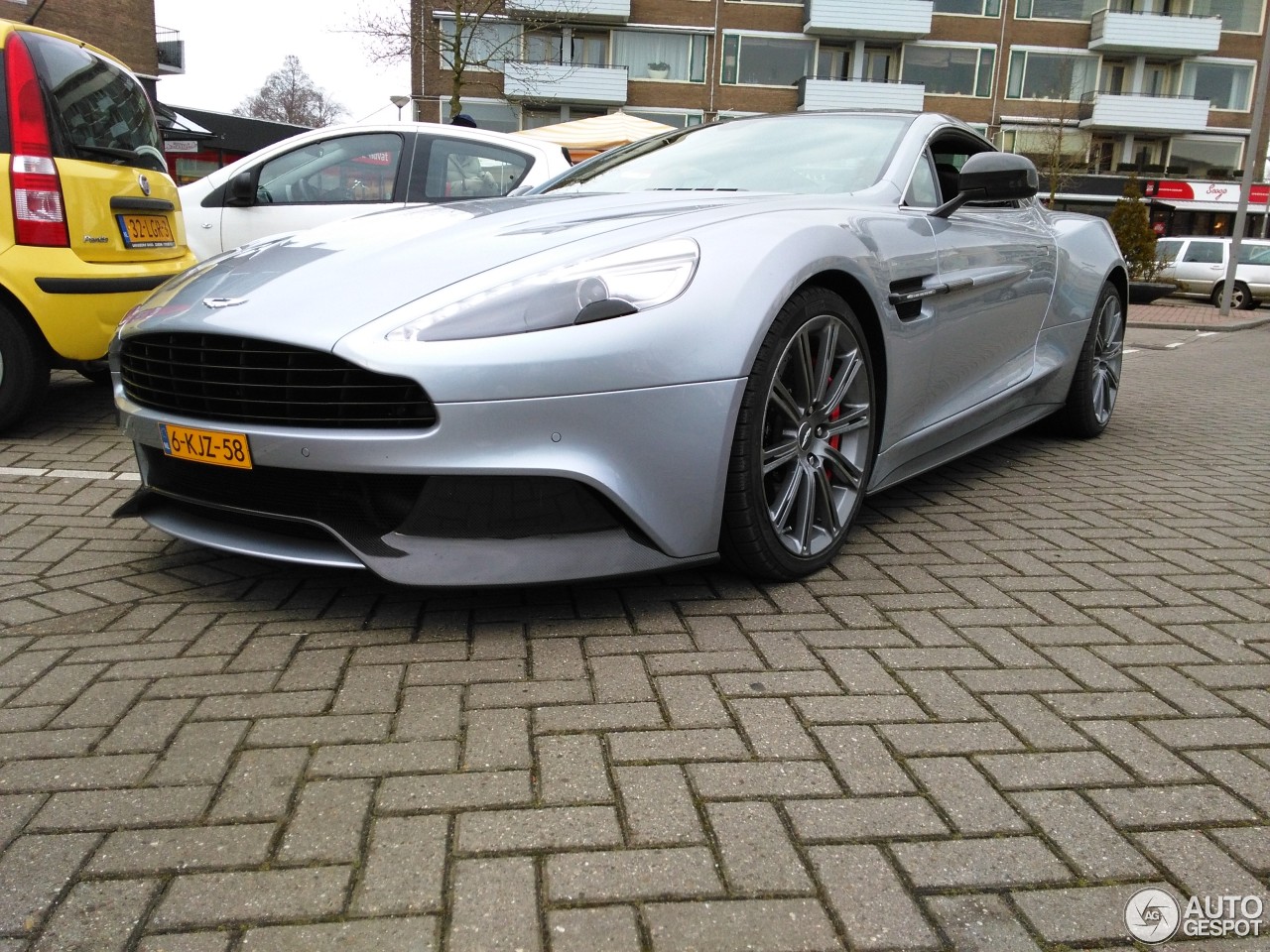 Aston Martin Vanquish 2013