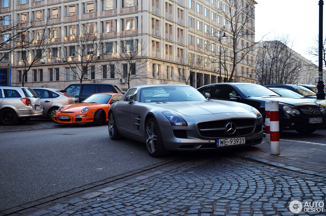 Mercedes-Benz SLS AMG