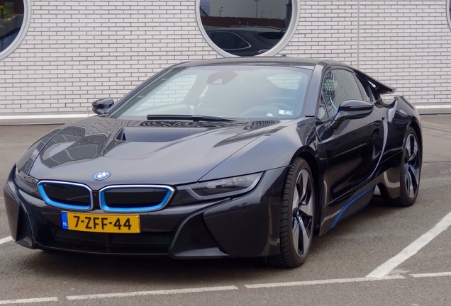 BMW i8