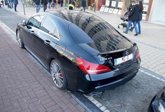 Mercedes-Benz CLA 45 AMG C117