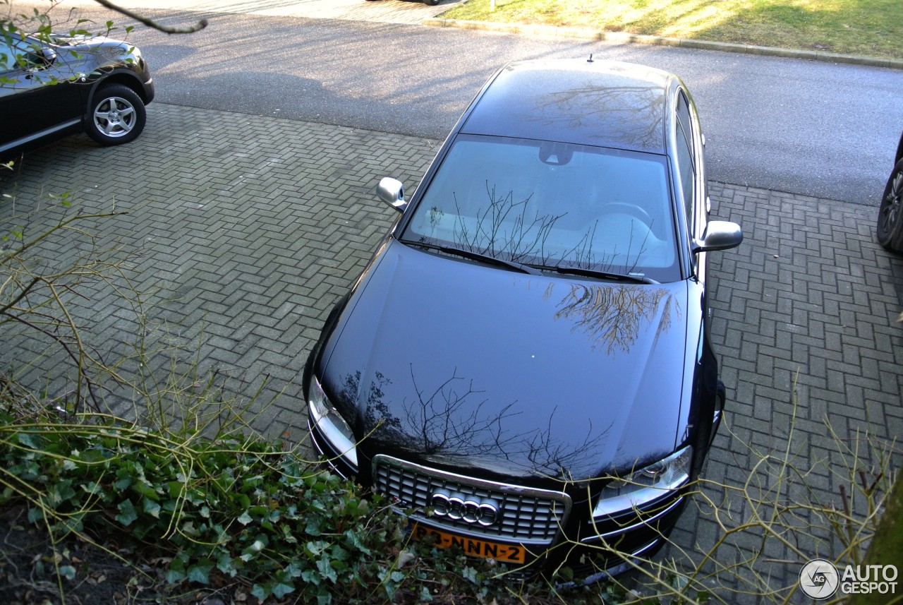 Audi S8 D3