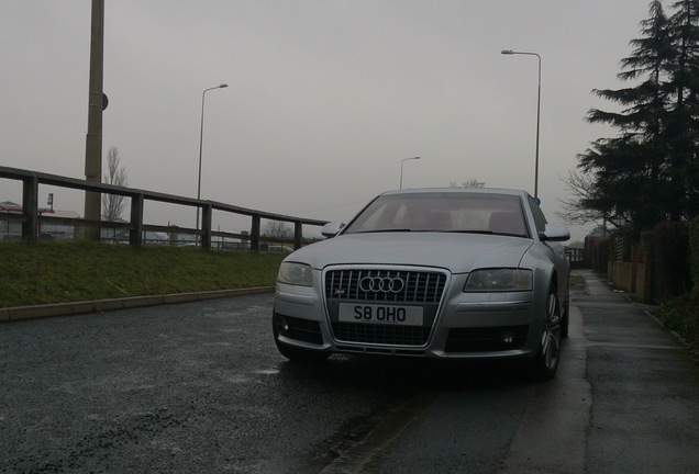 Audi S8 D3