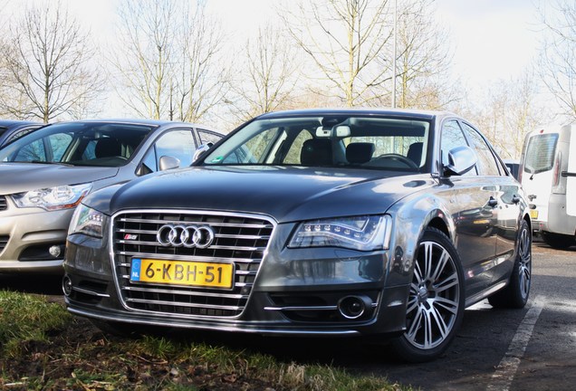 Audi S8 D4