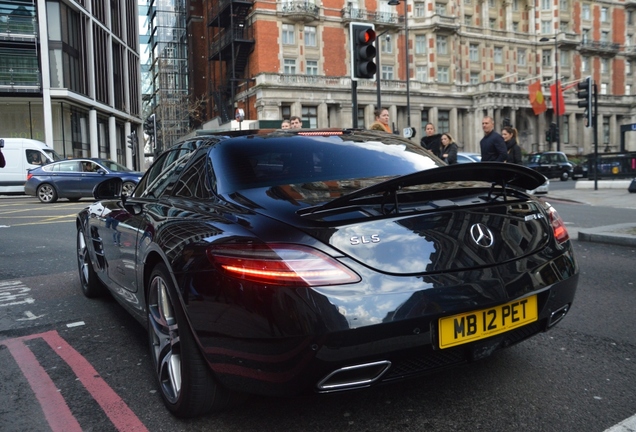 Mercedes-Benz SLS AMG