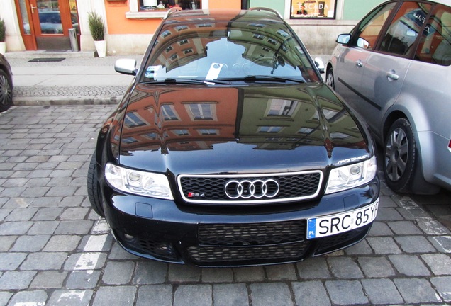 Audi RS4 Avant B5