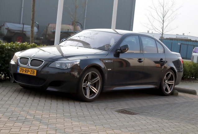 BMW M5 E60 2005