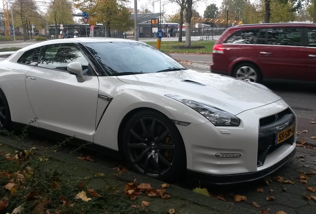 Nissan GT-R 2011