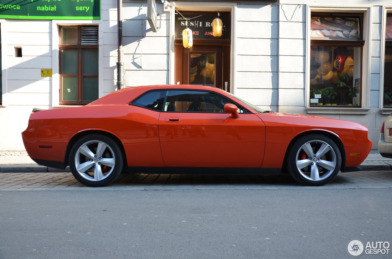 Dodge Challenger SRT-8