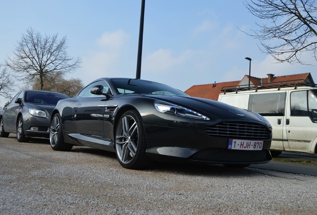 Aston Martin DB9 2013