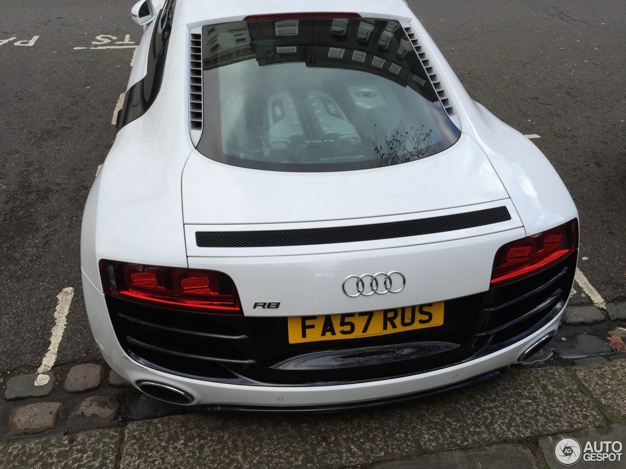 Audi R8 V10