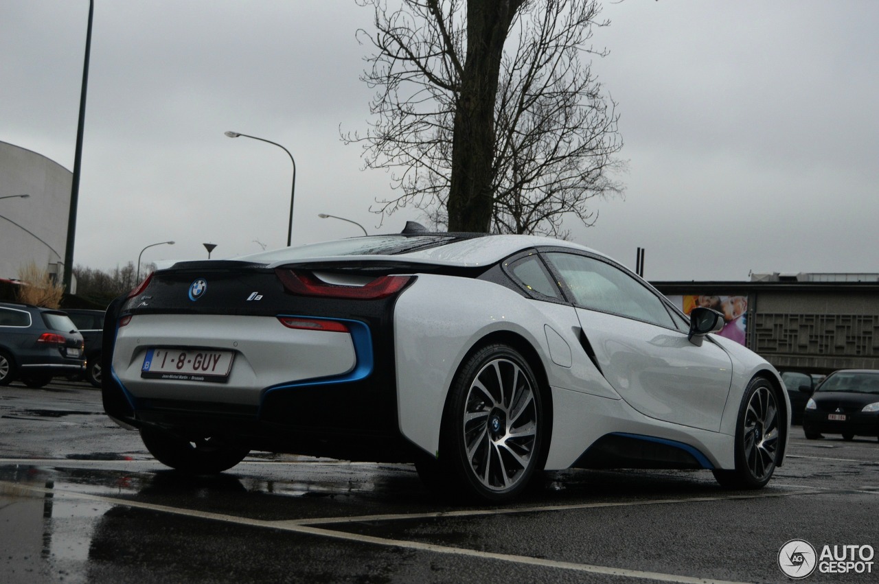 BMW i8