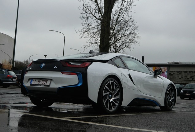 BMW i8