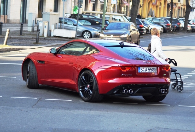 Jaguar F-TYPE R Coupé