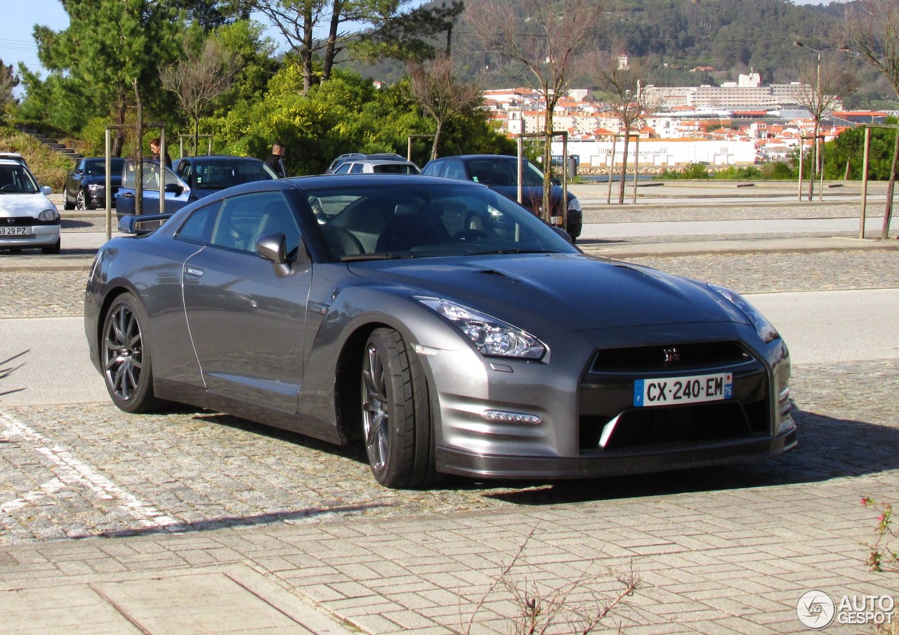 Nissan GT-R 2011