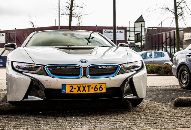 BMW i8